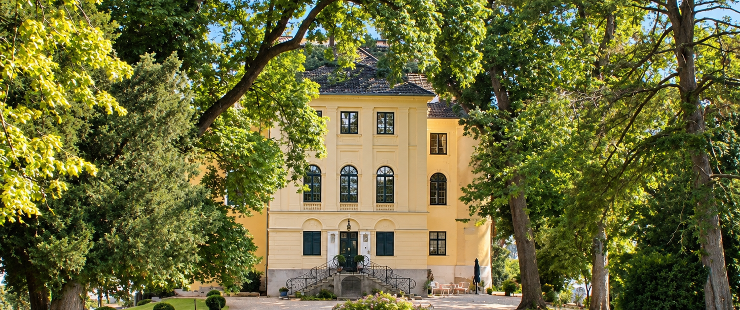 Schloss_Gruenbuehel_2400x1008